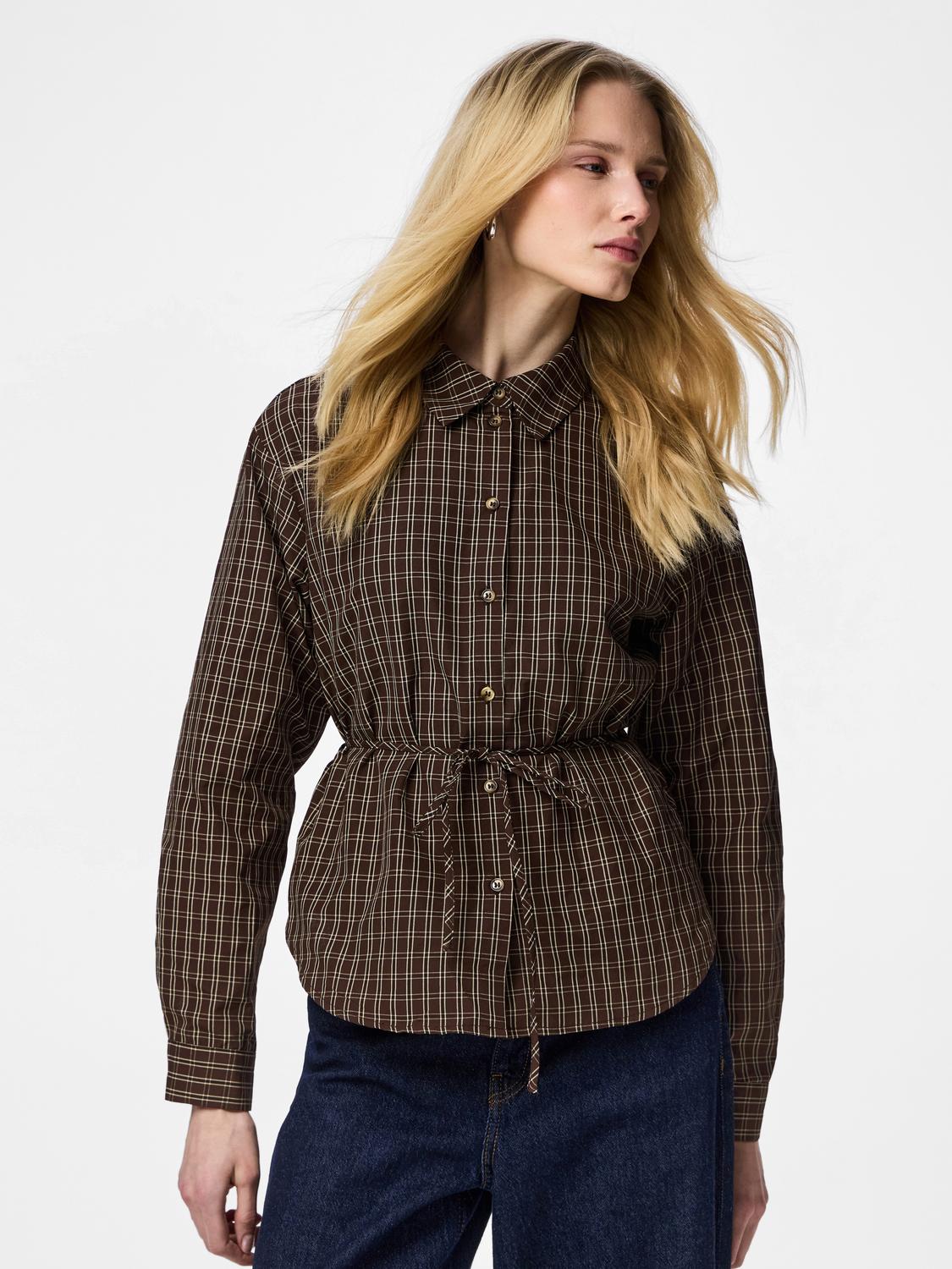 model_shot-front